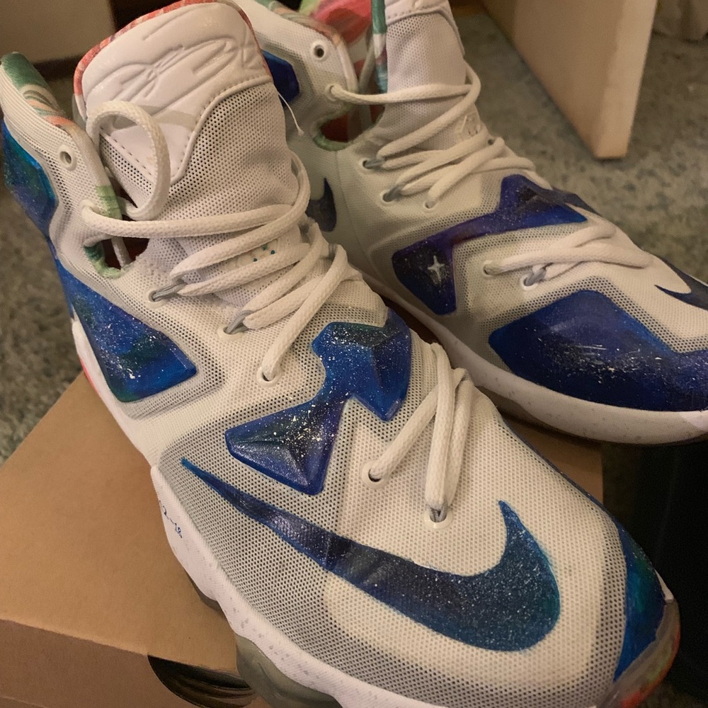 Lebron 13 Basketball Shoes